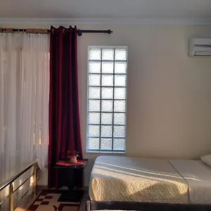 53 Bed & Breakfast Tirana